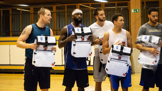 NINE JUNE devient partenaire des Riviera Lakers