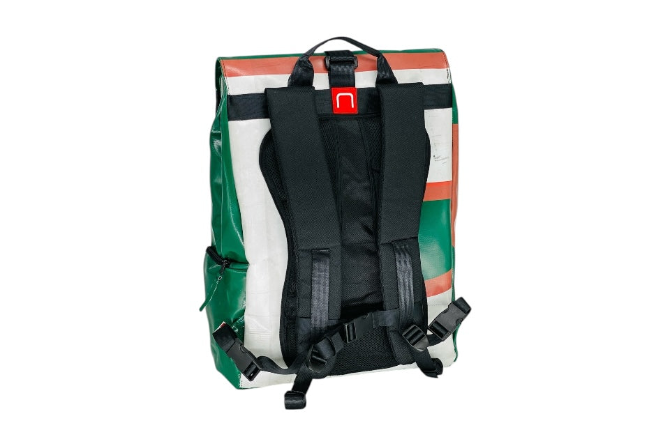sac à dos nine june swiss made bâche de camion recyclée nomad 25 litres.swiss made, recycling, upcycling, tructarpaunlin, backpack, adventurer