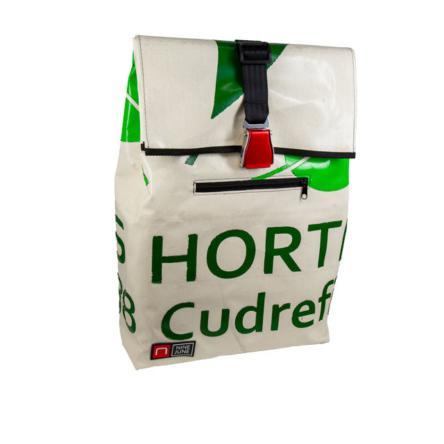 URBAN (30L) - sac à dos en bâches de camion recyclées - Swiss made -