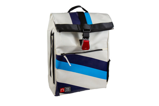 ADVENTURER (35L) - sac à dos en bâches de camion recyclées - Swiss made -