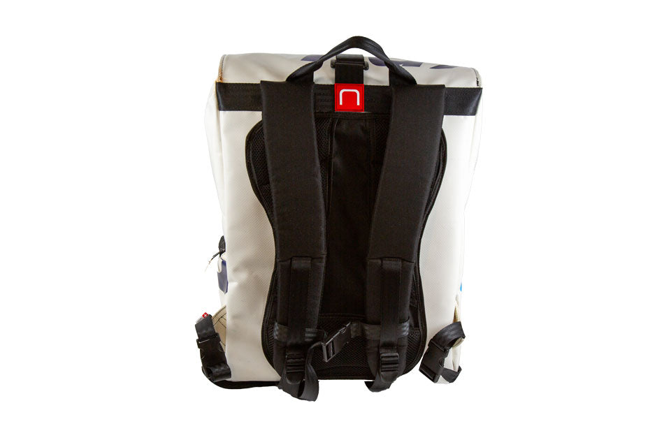sac à dos nine june swiss made bâche de camion recyclée adventurer 25 litres