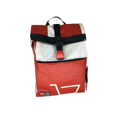 ADVENTURER (35L) – Rucksack aus recycelten LKW-Planen – Swiss Made –