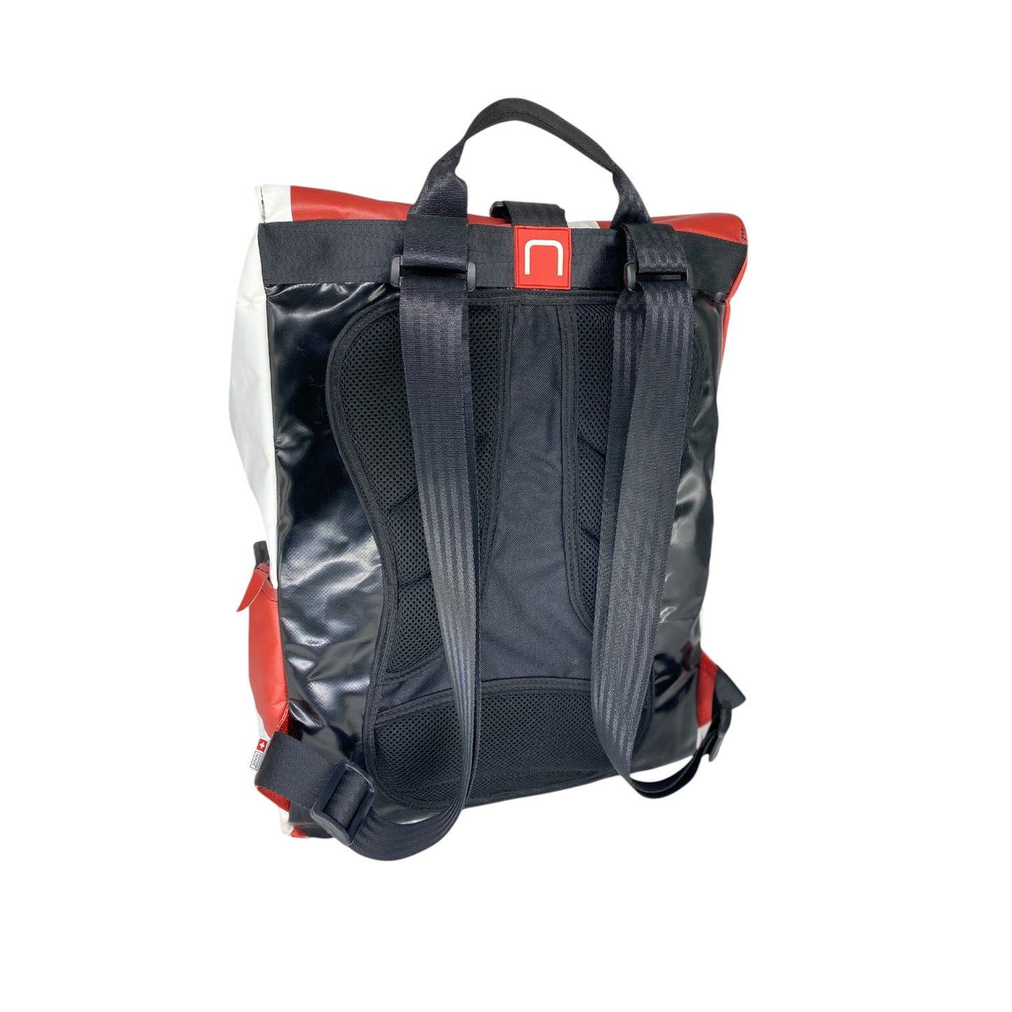 ADVENTURER (35L) – Rucksack aus recycelten LKW-Planen – Swiss Made –