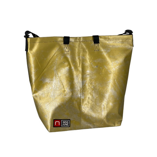 nine June, bâches, camion, suisse made, recyclage, upcycling, shopper, sac, tote bag, sac à dos, backpack,backpacks. lausanne sports, ls, cabas, sac à commissions. Lacanau pro.foire du valais.