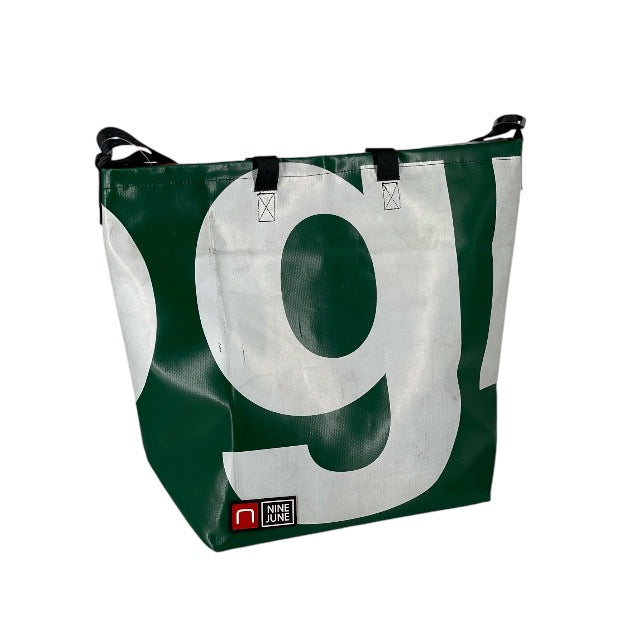 nine June, bâches, camion, suisse made, recyclage, upcycling, shopper, sac, tote bag, sac à dos, backpack,backpacks. lausanne sports, ls, cabas, sac à commissions. Lacanau pro.foire du valais.