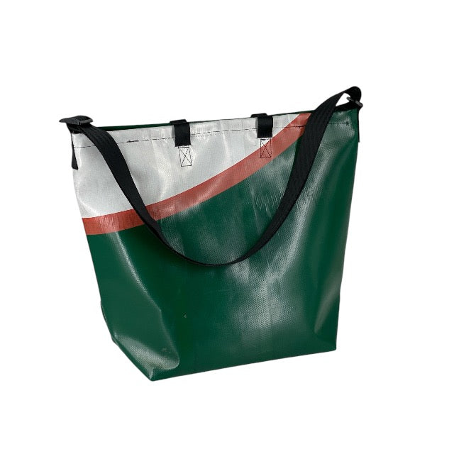 nine June, bâches, camion, suisse made, recyclage, upcycling, shopper, sac, tote bag, sac à dos, backpack,backpacks. lausanne sports, ls, cabas, sac à commissions. Lacanau pro.foire du valais.