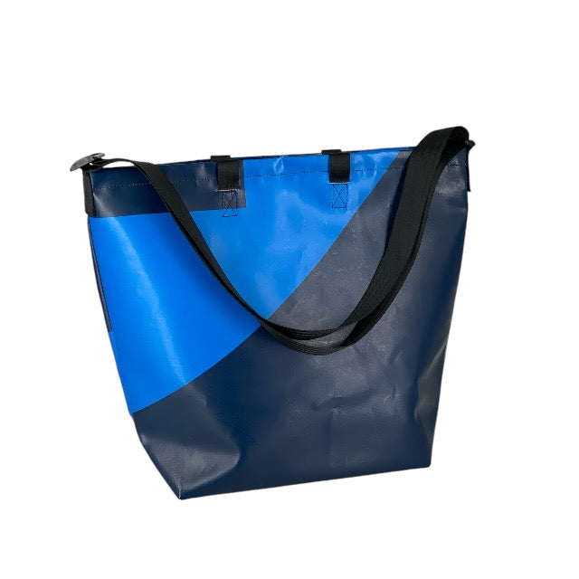nine June, bâches, camion, suisse made, recyclage, upcycling, shopper, sac, tote bag, sac à dos, backpack,backpacks. lausanne sports, ls, cabas, sac à commissions. Lacanau pro.foire du valais.
