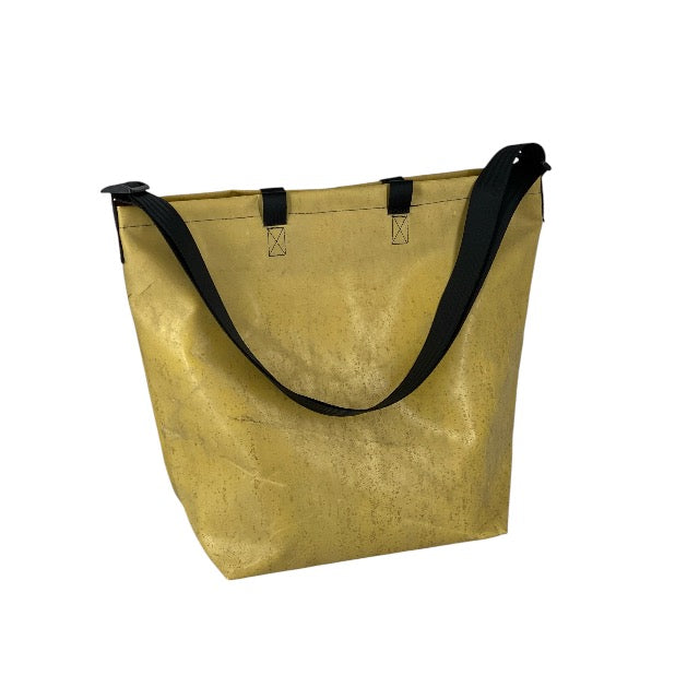 nine June, bâches, camion, suisse made, recyclage, upcycling, shopper, sac, tote bag, sac à dos, backpack,backpacks. lausanne sports, ls, cabas, sac à commissions. Lacanau pro.foire du valais.