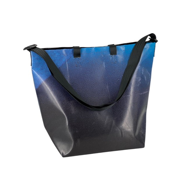 nine June, bâches, camion, suisse made, recyclage, upcycling, shopper, sac, tote bag, sac à dos, backpack,backpacks.
