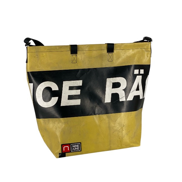 nine June, bâches, camion, suisse made, recyclage, upcycling, shopper, sac, tote bag, sac à dos, backpack,backpacks.