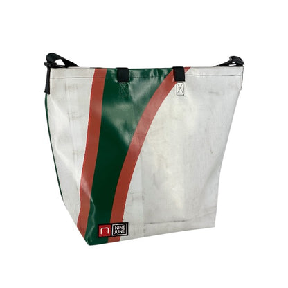 nine June, bâches, camion, suisse made, recyclage, upcycling, shopper, sac, tote bag, sac à dos, backpack,backpacks.