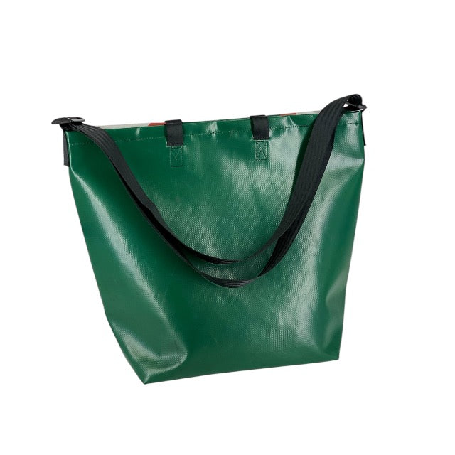 nine June, bâches, camion, suisse made, recyclage, upcycling, shopper, sac, tote bag, sac à dos, backpack,backpacks.