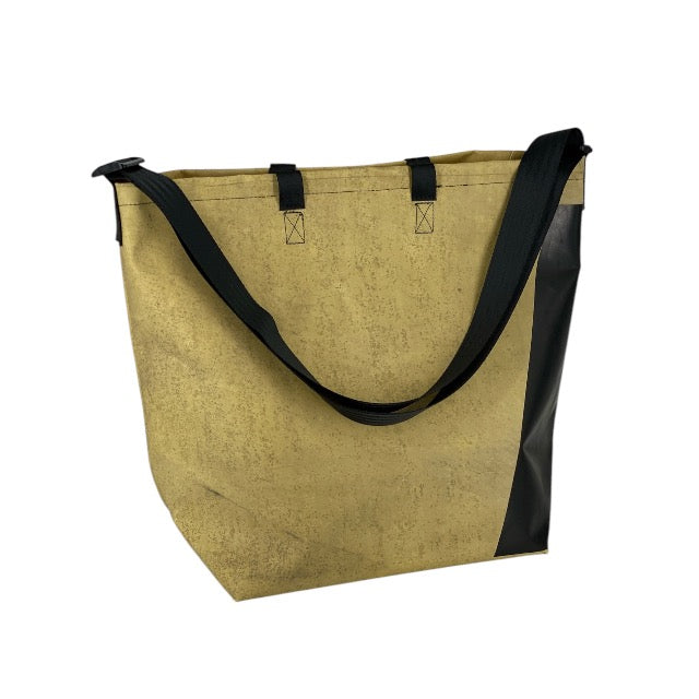 nine June, bâches, camion, suisse made, recyclage, upcycling, shopper, sac, tote bag, sac à dos, backpack,backpacks.