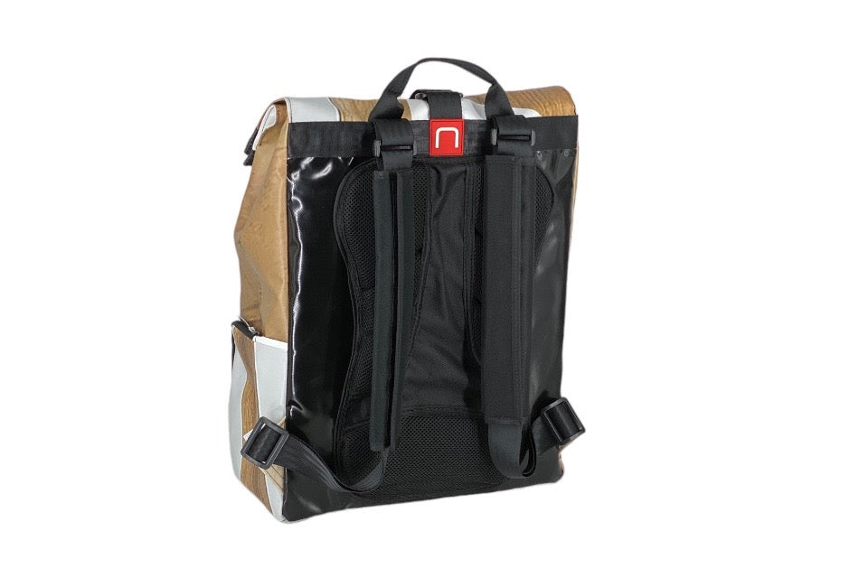 sac à dos nine june swiss made bâche de camion recyclée