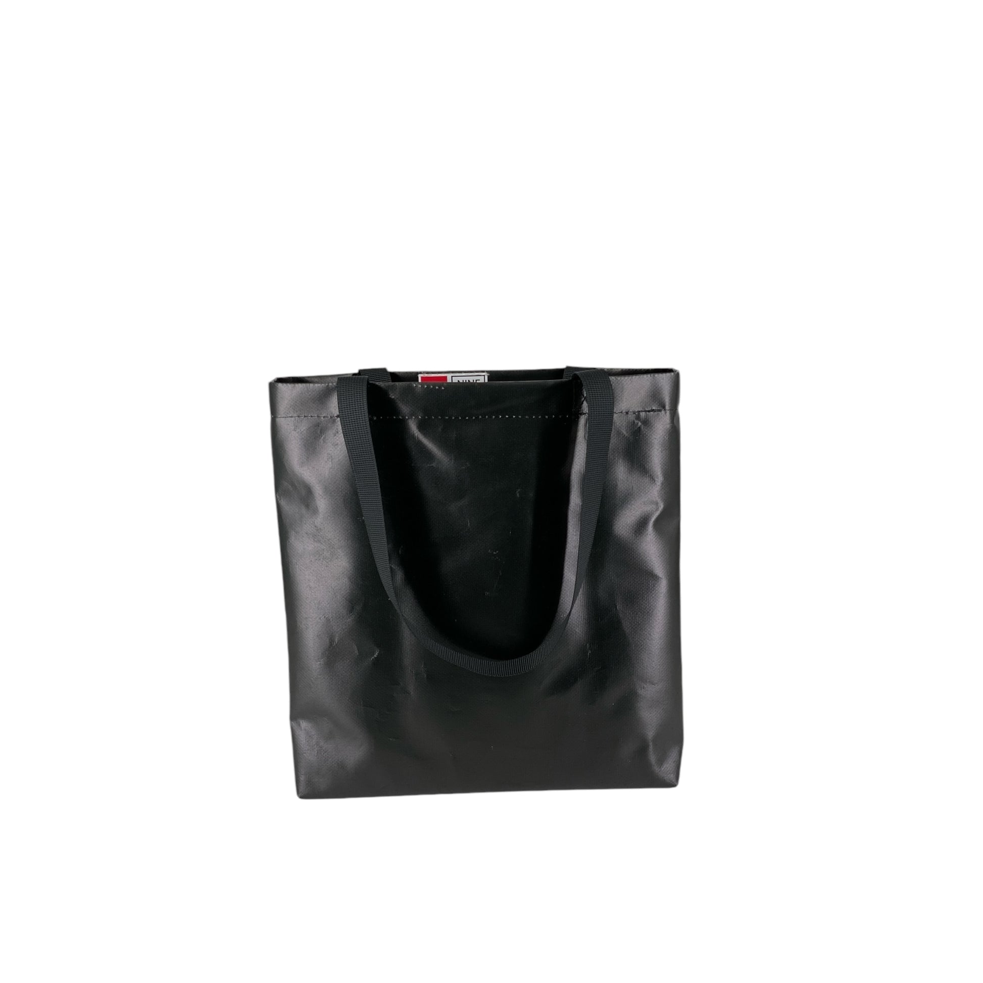 nine June, bâches, camion, suisse made, recyclage, upcycling, shopper, sac, tote bag, sac à dos, backpack,backpacks. lausanne sports, ls, cabas, sac à commissions. 