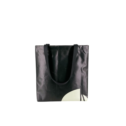 nine June, bâches, camion, suisse made, recyclage, upcycling, shopper, sac, tote bag, sac à dos, backpack,backpacks. lausanne sports, ls