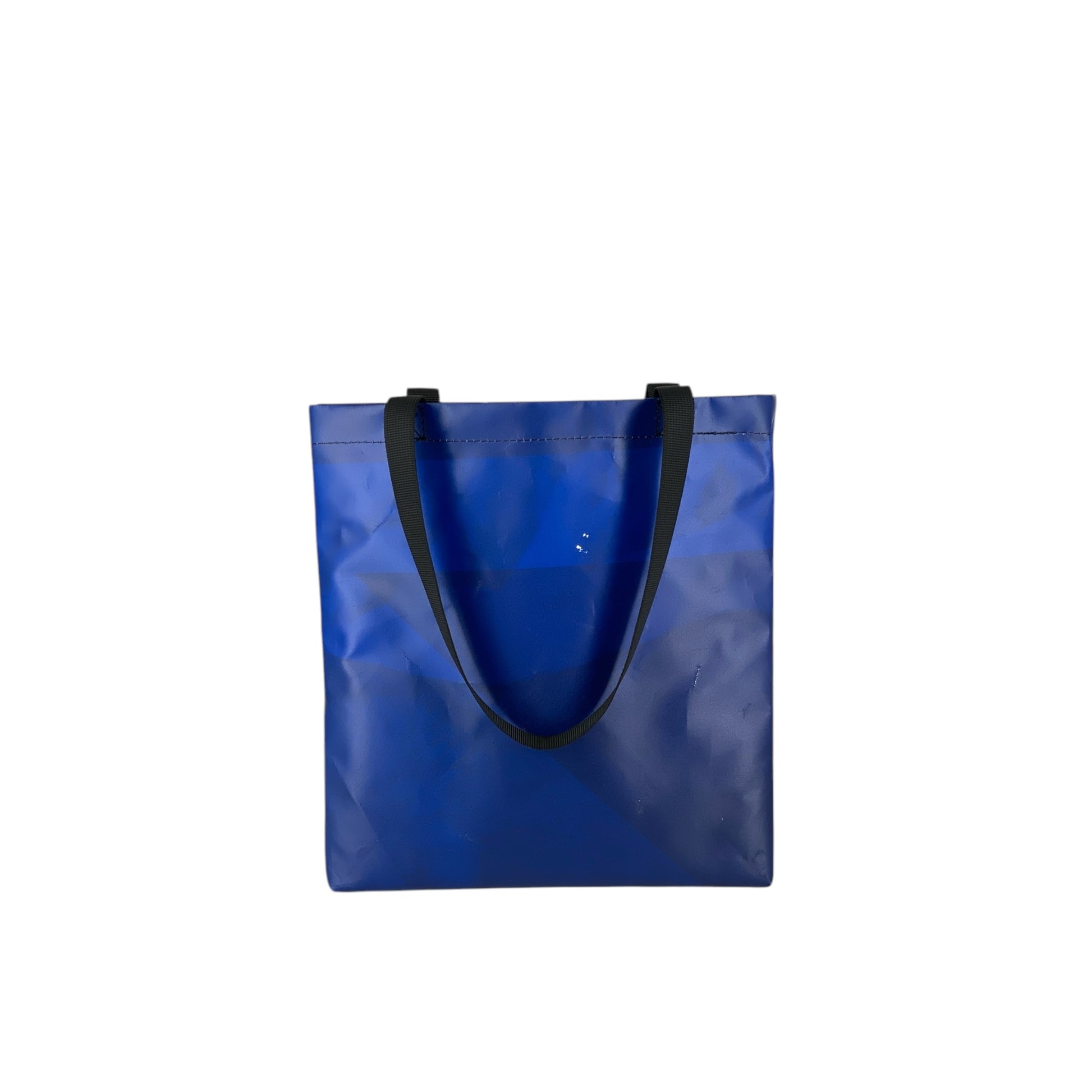nine June, bâches, camion, suisse made, recyclage, upcycling, shopper, sac, tote bag, sac à dos, backpack,backpacks. lausanne sports, ls