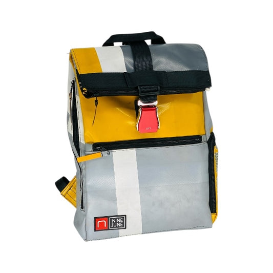 sac à dos nine june swiss made bâche de camion recyclée nomad 25 litres.swiss made, recycling, upcycling, tructarpaunlin, backpack, adventurer