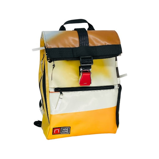 sac à dos nine june swiss made bâche de camion recyclée nomad 25 litres.swiss made, recycling, upcycling, trucktarpaunlin, backpack, adventurer