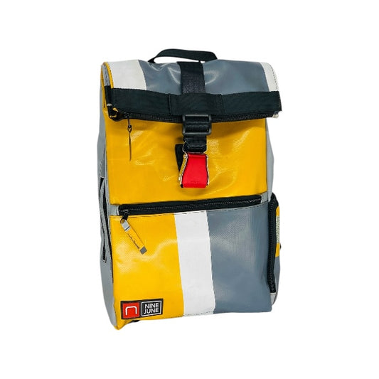 sac à dos nine june swiss made bâche de camion recyclée nomad 25 litres.swiss made, recycling, upcycling, trucktarpaunlin, backpack, adventurer