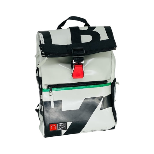 sac à dos nine june swiss made bâche de camion recyclée nomad 25 litres.swiss made, recycling, upcycling, 35 litres, trucktarpaunlin, backpack, adventurer