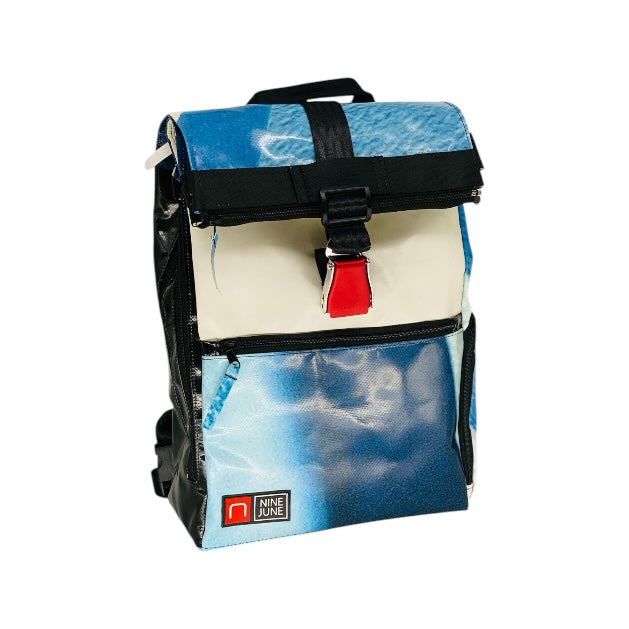 sac à dos nine june swiss made bâche de camion recyclée nomad 25 litres.swiss made, recycling, upcycling, tructarpaunlin, backpack, adventurer