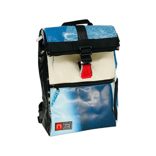 sac à dos nine june swiss made bâche de camion recyclée nomad 25 litres.swiss made, recycling, upcycling, tructarpaunlin, backpack, adventurer
