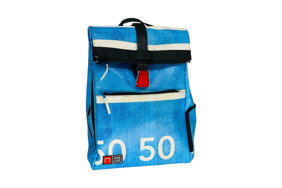 sac à dos nine june swiss made bâche de camion recyclée nomad 25 litres.swiss made, recycling, upcycling, tructarpaunlin, backpack, adventurer