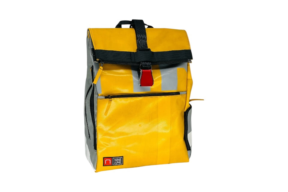 sac à dos nine june swiss made bâche de camion recyclée nomad 25 litres.swiss made, recycling, upcycling, tructarpaunlin, backpack, adventurer