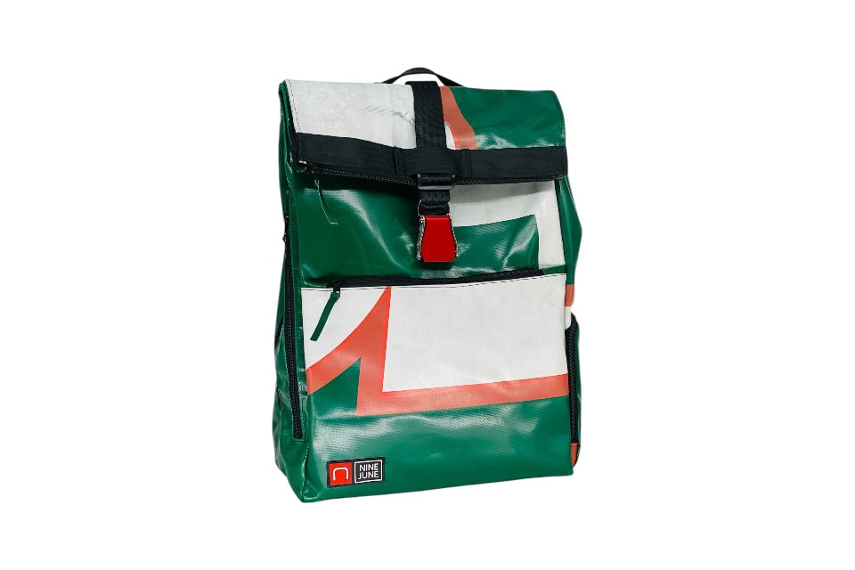 sac à dos nine june swiss made bâche de camion recyclée nomad 25 litres.swiss made, recycling, upcycling, tructarpaunlin, backpack, adventurer