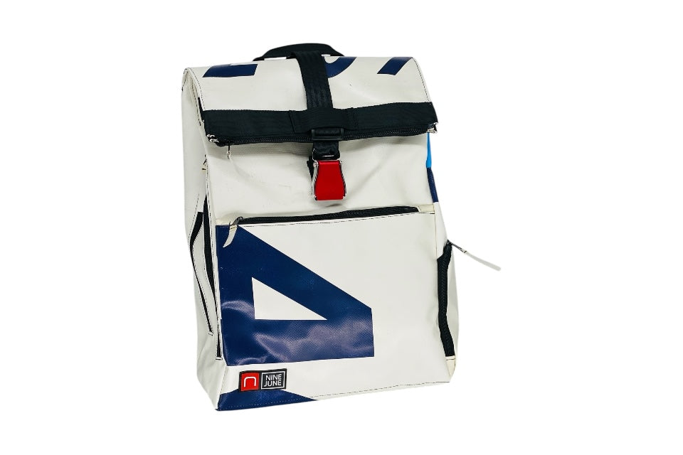 sac à dos nine june swiss made bâche de camion recyclée nomad 25 litres.swiss made, recycling, upcycling, tructarpaunlin, backpack, adventurer