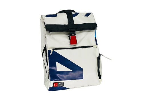 sac à dos nine june swiss made bâche de camion recyclée nomad 25 litres.swiss made, recycling, upcycling, tructarpaunlin, backpack, adventurer