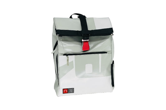 sac à dos nine june swiss made bâche de camion recyclée nomad 25 litres.swiss made, recycling, upcycling, tructarpaunlin, backpack, adventurer