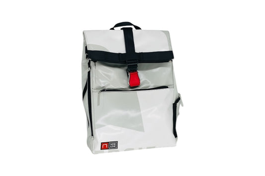 sac à dos nine june swiss made bâche de camion recyclée nomad 25 litres.swiss made, recycling, upcycling, tructarpaunlin, backpack, adventurer