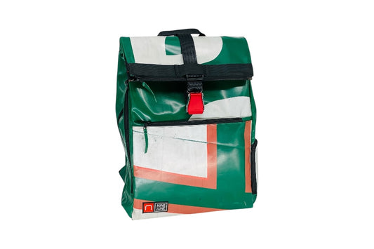 ADVENTURER (35L) - sac à dos en bâches de camion recyclées - Swiss made -