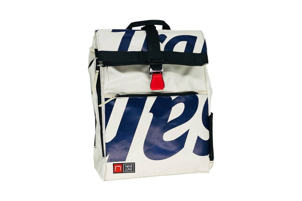 sac à dos nine june swiss made bâche de camion recyclée nomad 25 litres.swiss made, recycling, upcycling, tructarpaunlin, backpack, adventurer