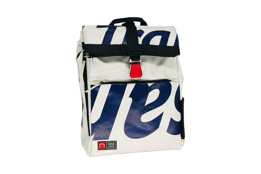 sac à dos nine june swiss made bâche de camion recyclée nomad 25 litres.swiss made, recycling, upcycling, tructarpaunlin, backpack, adventurer