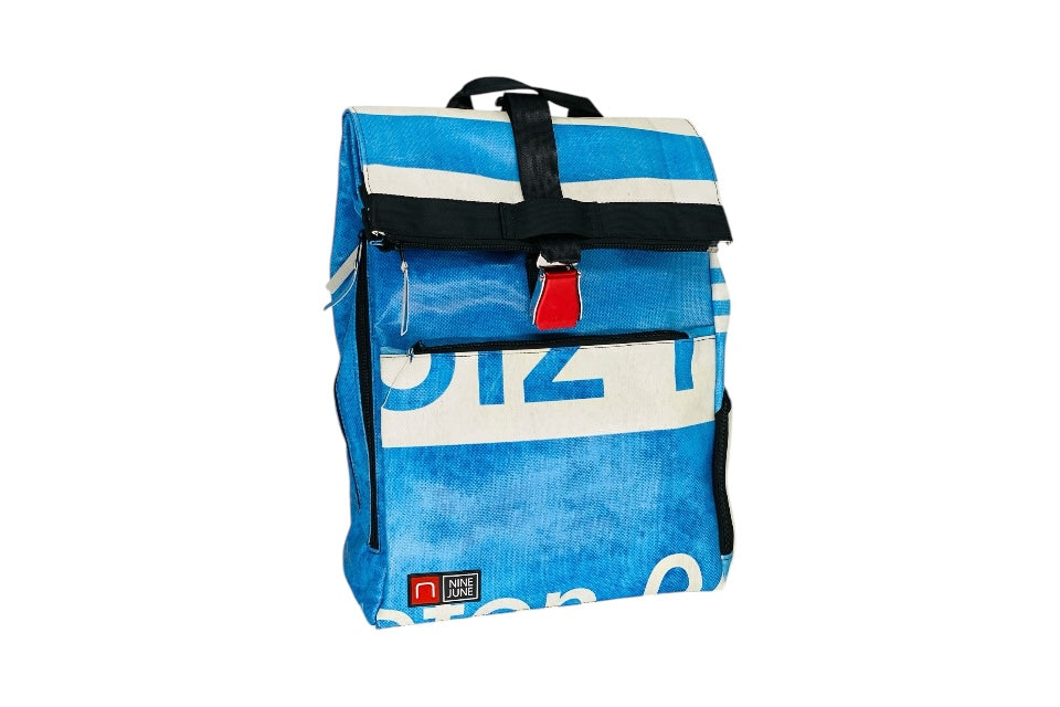 sac à dos nine june swiss made bâche de camion recyclée nomad 25 litres.swiss made, recycling, upcycling, tructarpaunlin, backpack, adventurer