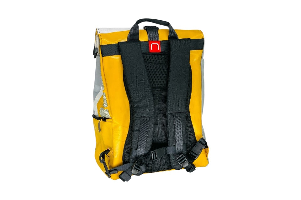sac à dos nine june swiss made bâche de camion recyclée nomad 25 litres.swiss made, recycling, upcycling, tructarpaunlin, backpack, adventurer