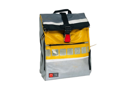sac à dos nine june swiss made bâche de camion recyclée nomad 25 litres.swiss made, recycling, upcycling, tructarpaunlin, backpack, adventurer