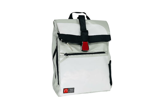 sac à dos nine june swiss made bâche de camion recyclée nomad 25 litres.swiss made, recycling, upcycling, tructarpaunlin, backpack, adventurer