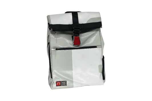 sac à dos nine june swiss made bâche de camion recyclée nomad 25 litres.swiss made, recycling, upcycling, tructarpaunlin, backpack, adventurer
