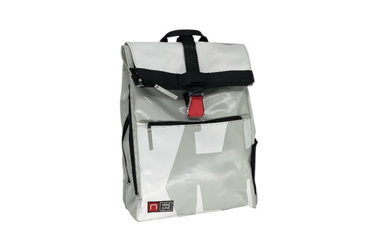sac à dos nine june swiss made bâche de camion recyclée nomad 25 litres.swiss made, recycling, upcycling, tructarpaunlin, backpack, adventurer