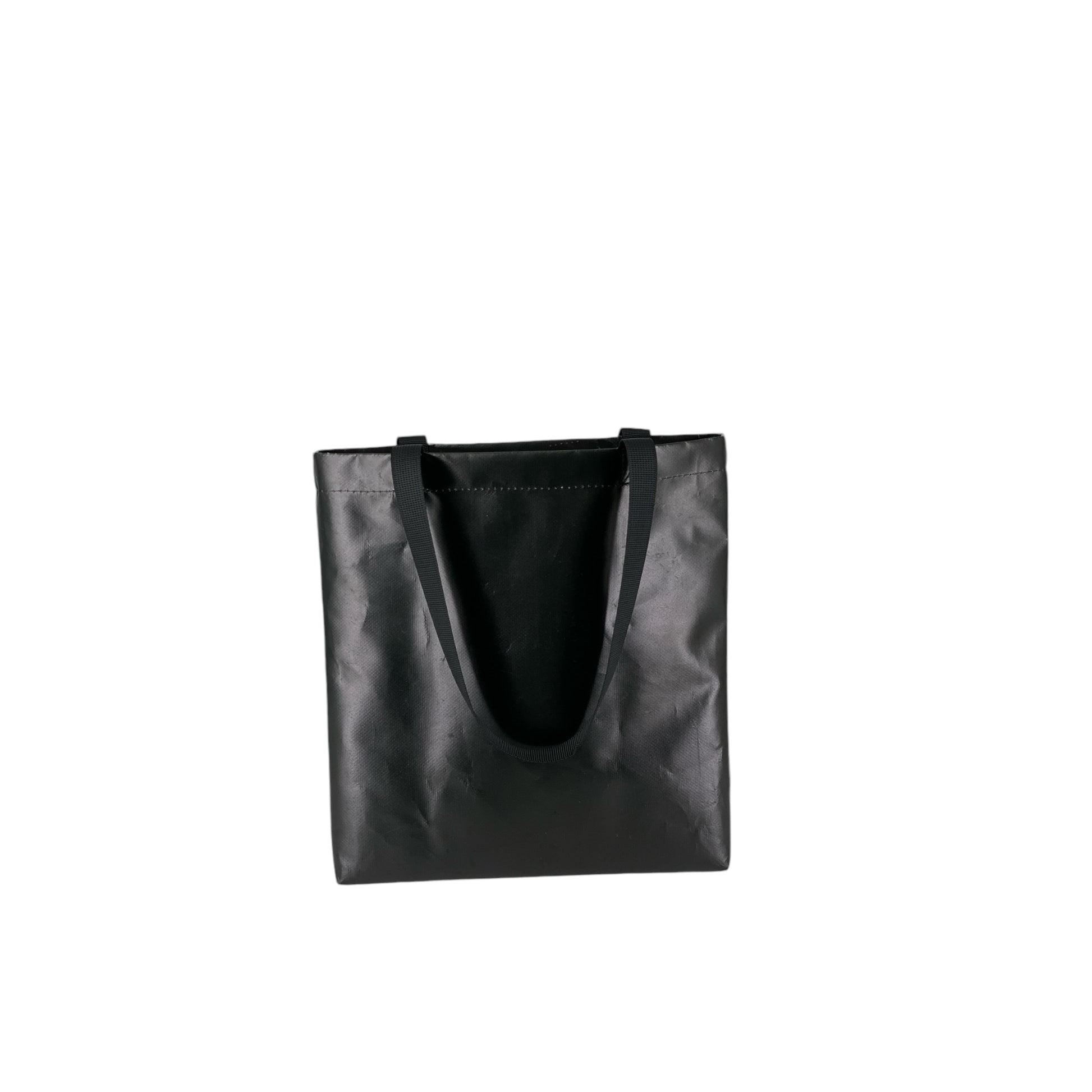 nine June, bâches, camion, suisse made, recyclage, upcycling, shopper, sac, tote bag, sac à dos, backpack,backpacks. lausanne sports, ls, cabas, sac à commissions. 