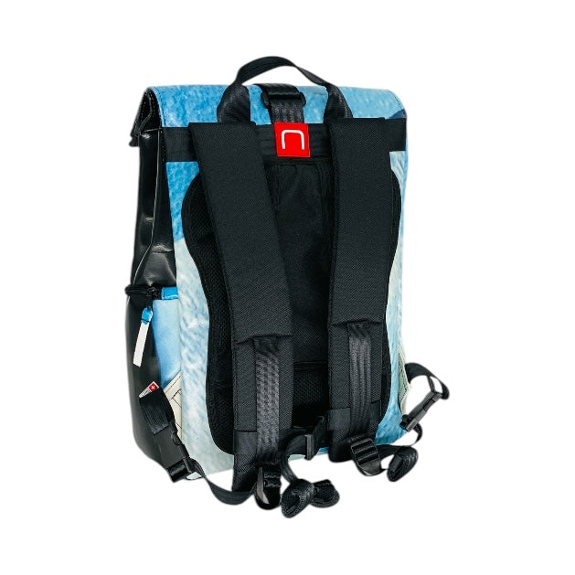 sac à dos nine june swiss made bâche de camion recyclée nomad 25 litres.swiss made, recycling, upcycling, tructarpaunlin, backpack, adventurer