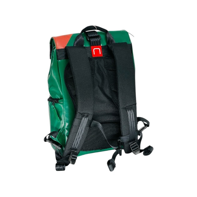 sac à dos nine june swiss made bâche de camion recyclée nomad 25 litres.swiss made, recycling, upcycling, tructarpaunlin, backpack, adventurer