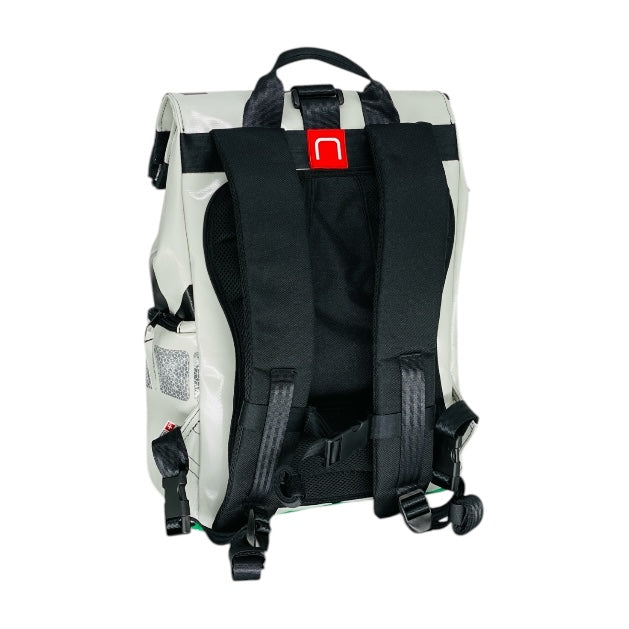 sac à dos nine june swiss made bâche de camion recyclée nomad 25 litres.swiss made, recycling, upcycling, trucktarpaunlin, backpack, adventurer