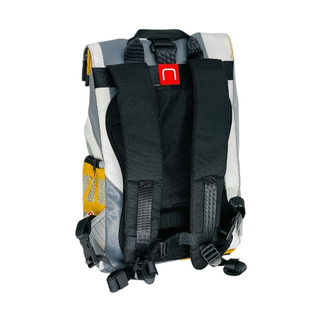 sac à dos nine june swiss made bâche de camion recyclée nomad 25 litres.swiss made, recycling, upcycling, trucktarpaunlin, backpack, adventurer