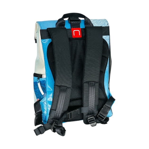 sac à dos nine june swiss made bâche de camion recyclée nomad 25 litres.swiss made, recycling, upcycling, 35 litres, trucktarpaunlin, backpack, adventurer