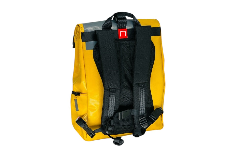 sac à dos nine june swiss made bâche de camion recyclée nomad 25 litres.swiss made, recycling, upcycling, tructarpaunlin, backpack, adventurer